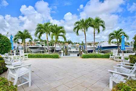 1042 S Bay Colony Drive #1042 Juno Beach, FL 33408