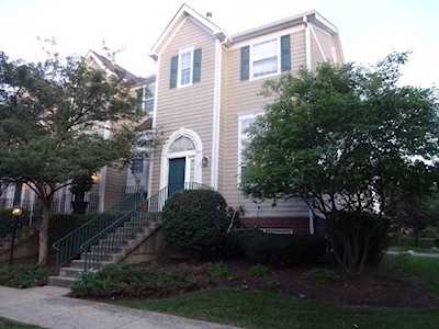 2432 Courtyard Circle #1 Aurora, IL 60506