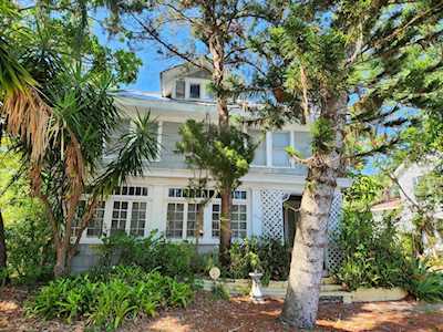1544 3rd Ave W Bradenton, FL 34205