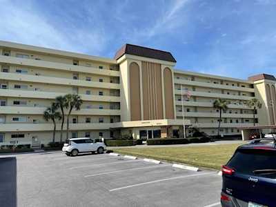 4650 Cove CIRCLE #404 St. Petersburg, FL 33708