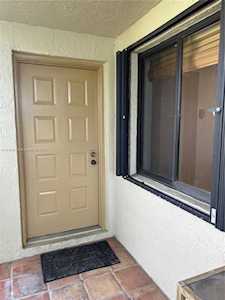 436 Lakeview Dr #106 Weston, FL 33326