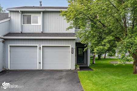 2215 Daybreak Ct Anchorage, AK 99501