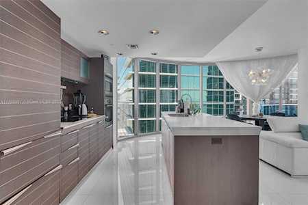 200 Biscayne Boulevard Way #4201 Miami, FL 33131