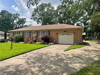 1008 Sharon Dr Chesapeake, VA 23320