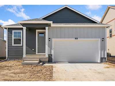 803 Crest St Lochbuie, CO 80603