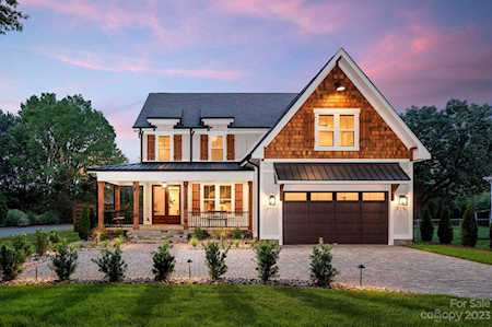 1350 Richland Dr Charlotte, NC 28211