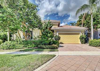 4097 NW Briarcliff Circle Boca Raton, FL 33496