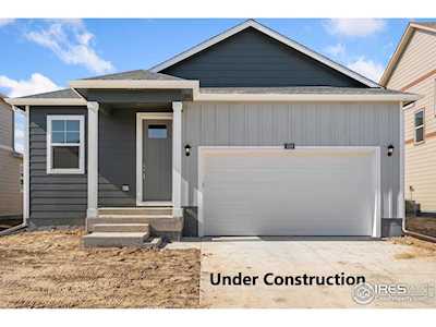 803 Crest St Lochbuie, CO 80603