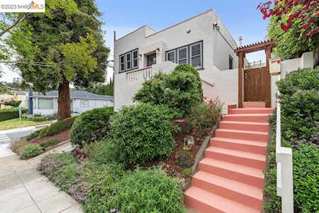 3862 High St Oakland, CA 94619