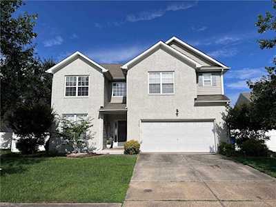 2908 Sir Thomas Dr Chesapeake, VA 23321