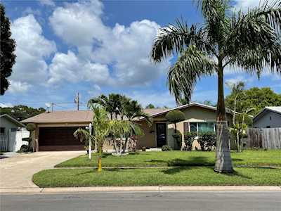 1879 Princeton Dr Clearwater, FL 33765
