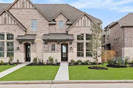 11250 Buchanan Coves Ln Cypress, TX 77433