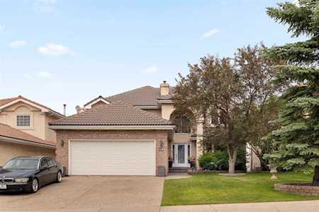 40 Coral Shores Cove NE Calgary, AB T3J 3J5
