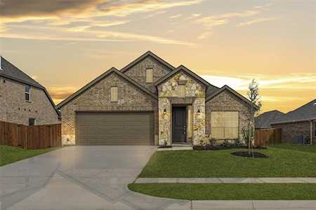 1405 Fox Glen Trail Crowley, TX 76036