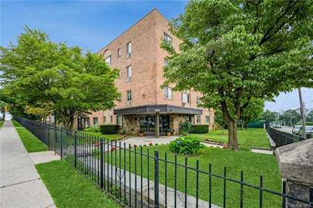 420 Palisade Ave #2E Yonkers, NY 10703