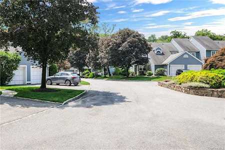 32 Colby Ln #32 Briarcliff Manor, NY 10510