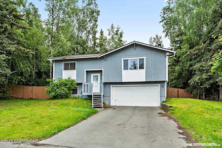 9521 Quail Circle Eagle River, AK 99577