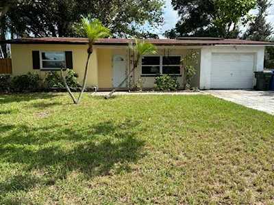 3199 Huntington Dr Largo, FL 33771