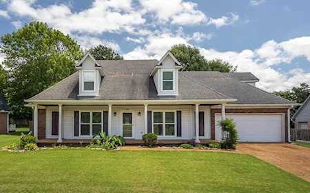 880 Lancelot Cir Collierville, TN 38017