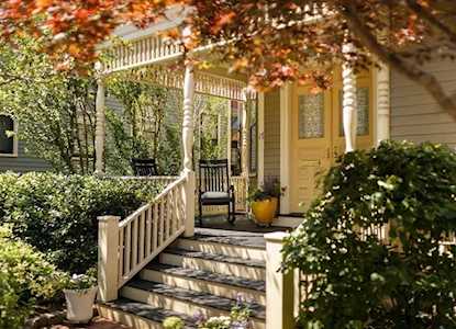 17 Lancaster Street Cambridge, MA 02140