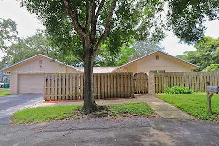 69 Dogwood Way Cooper City, FL 33026