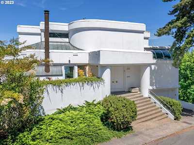 1405 SW Cardinell DR Portland, OR 97201