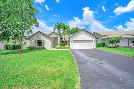 2340 NW 95th Ter Coral Springs, FL 33065