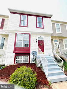 30 Denny Circle Newark, DE 19702