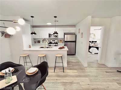 8452 Boseck Dr #126 Las Vegas, NV 89145