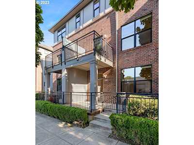 1420 NW 20th AVE #306 Portland, OR 97209