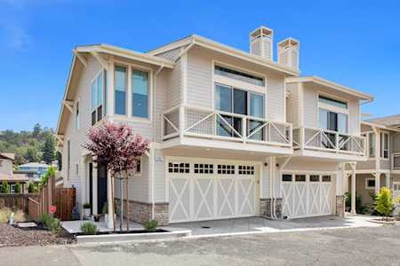 2081 Stagecoach Road Santa Rosa, CA 95404