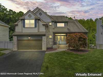 14 Reddington Dr Matawan, NJ 07747