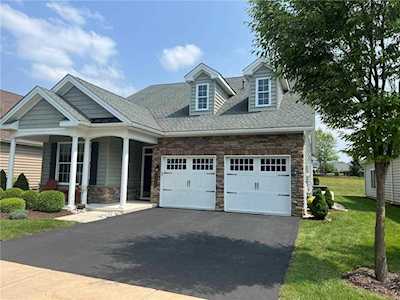4352 Colonial Ln Center Valley, PA 18034