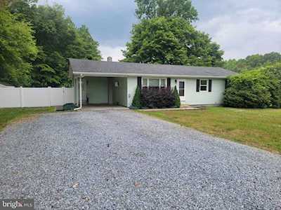 315 Peach Basket Rd Felton, DE 19943
