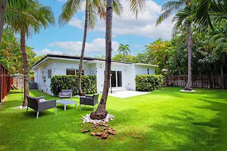 2325 SW 9th Ave Miami, FL 33129