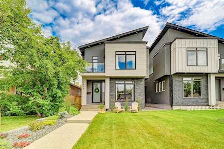 1606 42 St SW Calgary, AB T3C 1Z5