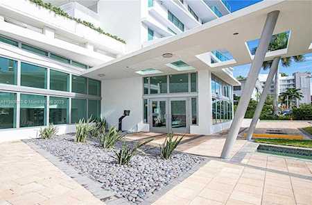 1133 102nd St #703 Bay Harbor Islands, FL 33154