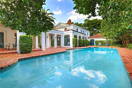1026 Hardee Rd Coral Gables, FL 33146