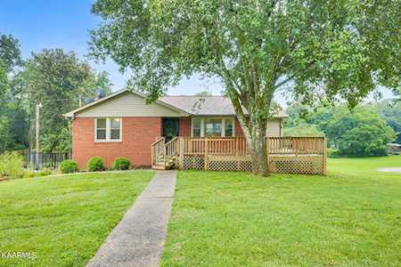 2315 Cusick Circle Lenoir City, TN 37772