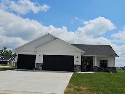 2225 Softwind Rd Neenah, Village of Fox Crossing, WI 54956