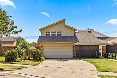 109 Yorkshire Court Euless, TX 76040