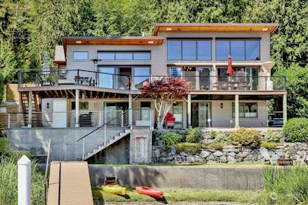 Lake Samish Waterfront Homes (Local Waterfront Specialists)