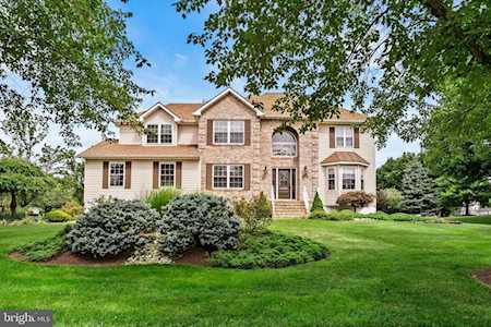17 Cathy Robbinsville, NJ 08691