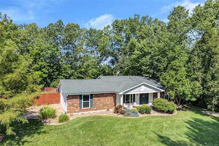 40 Oakridge West Dr St Peters, MO 63376
