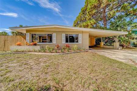8556 Jacaranda Ave Seminole, FL 33777