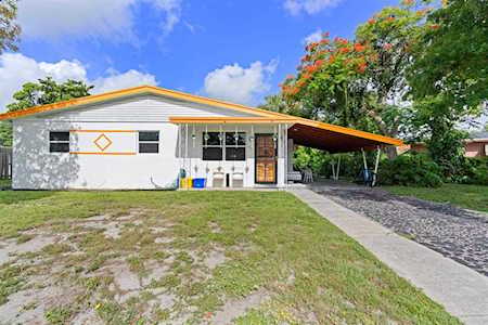 1021 S 14th Court Lantana, FL 33462
