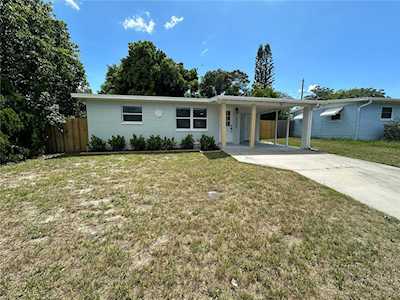 10406 117th Dr Largo, FL 33773