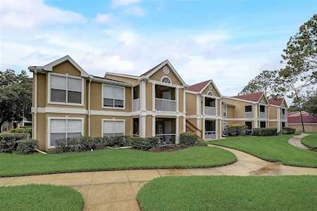 9481 Highland Oak Dr #909 Tampa, FL 33647