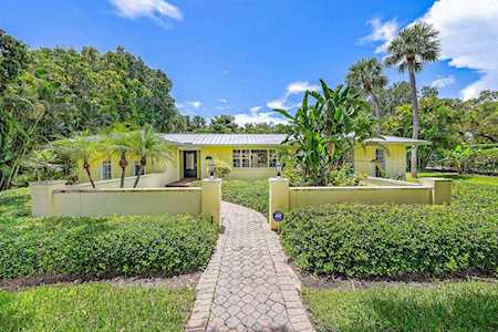 9 Mandalay Road Sewalls Point, FL 34996