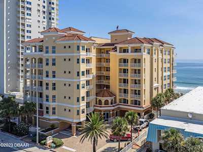 Rare 4 Bd / 3 Ba 2,900+ Sq ft Oceanfront Luxury Condo w Huge Balcony &  Grill - Daytona Beach Shores